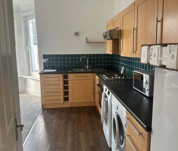 2 Bed Maisonette, Bullar Road, SO18 - Photo 4