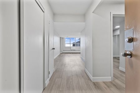 For Lease - 65 Thorncliffe Park Drive Unit# 2108, Toronto, Ontario - Photo 3