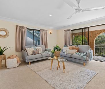 SPACIOUS FAMILY LIVING WITH A VERSATILE DOWNSTAIRS RETREAT - Photo 1