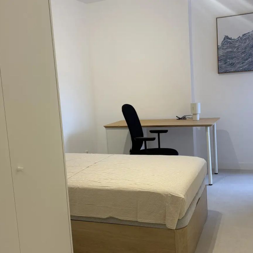 Room in a shared 5-bedroom apartment for rent in Portazgo. - Photo 1