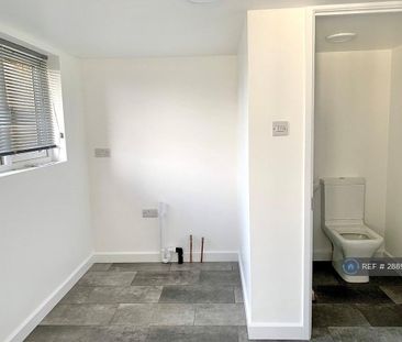 3 bedroom detached house to rent - Photo 6
