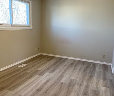 For Lease - 832 Reytan Boulevard, Pickering, Ontario - Photo 5