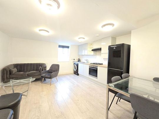 2 bedroom flat to rent - Photo 1