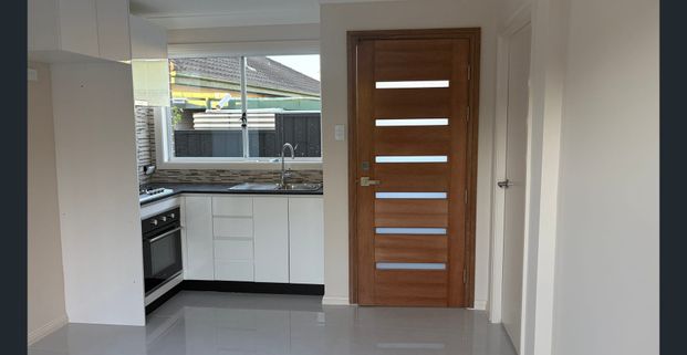 Brand New 2-Bedroom Apartment – Modern, Private & Centrally Located in Campbelltown - Photo 1