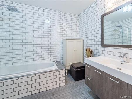 695 Rue Germaine-Guèvremont, H4N 3L1, Montréal - Photo 2