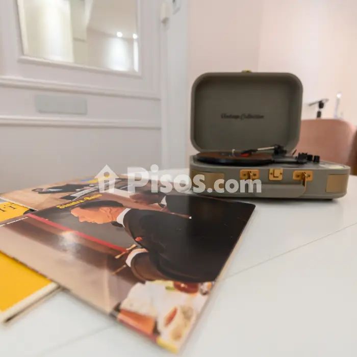 Apartamento en alquiler en Calle de la Reina - Photo 1