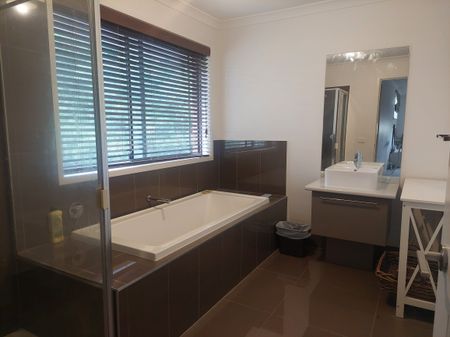 Glen Waverley - Photo 2