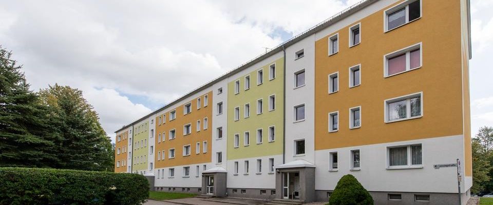 sonnige 2 Raumwohnung mit Dusche, großem Balkon und Blick in die Ferne - Photo 1