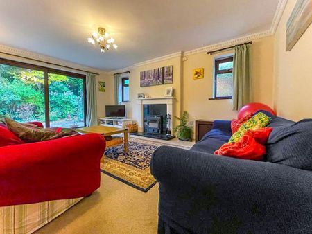 4 bedroom detached house to rent - Photo 2