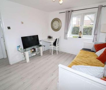 Isambard Place, London, SE16 - Photo 3