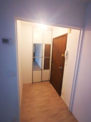 Location Appartement 2 pièces 47m² - Photo 3