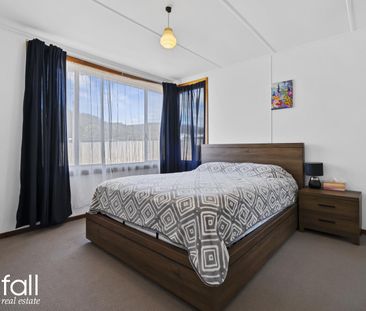Neat and Tidy, Three Bedroom Home - Photo 3