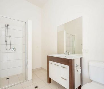 Prime Location – Lifestyle and Convenience at Your Doorstep - Photo 3