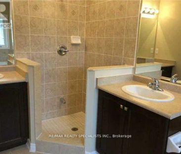 21 MILITARY CRESCENT - Photo 6