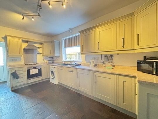 Room 5, Priestic Road, Sutton-In-Ashfield, NG17, Property for rent - Photo 1