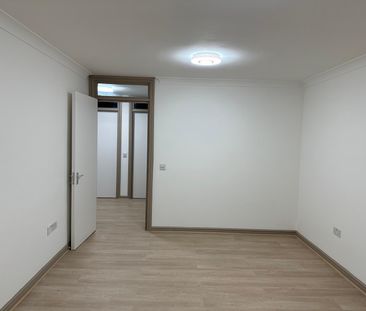 Old Kenton Lane, London - Photo 3