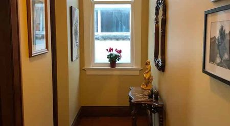 Fabulous Central City Apartment - Fully Furnished - Photo 5