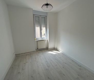 Location Appartement 4 pièces 83m² LE CREUSOT 71200 - Photo 4