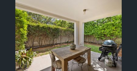 Stylish Apartment with North-Facing Alfresco Entertanining - Photo 3