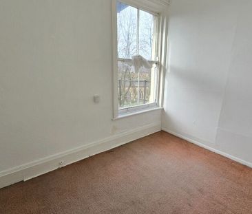 Flat 2, 26 Ramshill Road, Scarborough - Photo 3