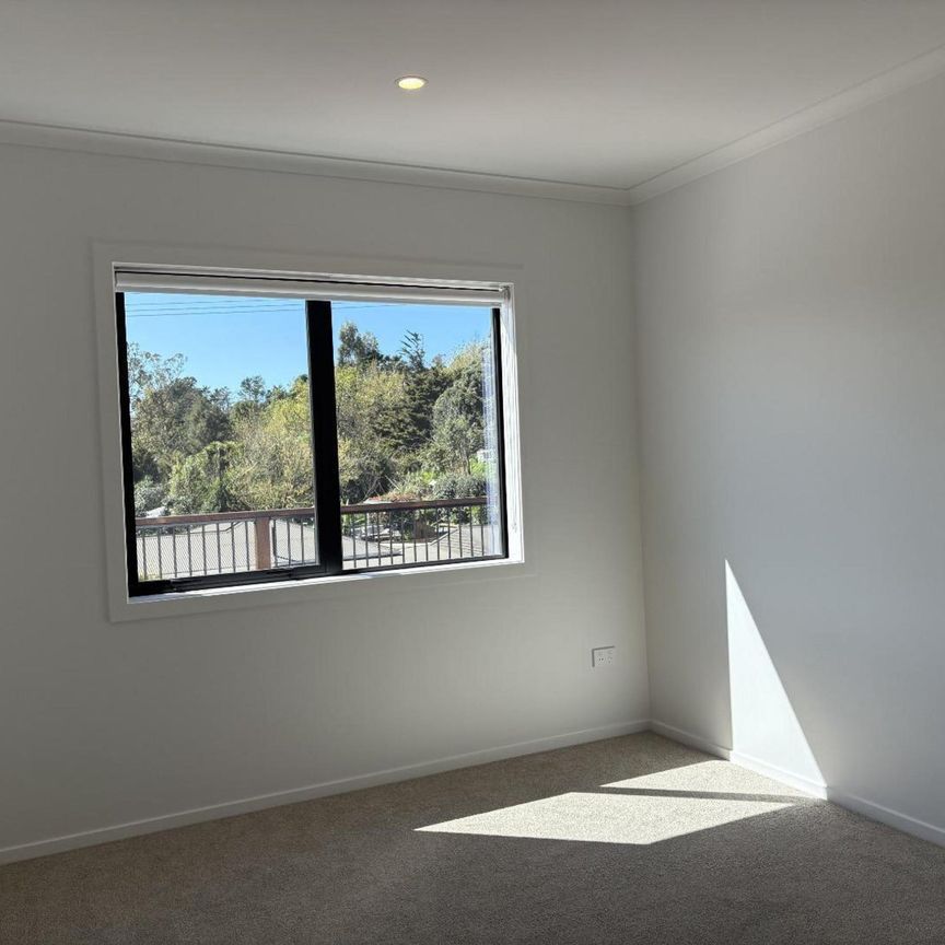 Brand new Living - Photo 1