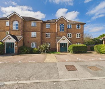2 bedroom in Worcester Gardens, Slough - Photo 6