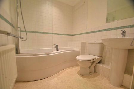 2 Bedroom Apartment To Let - Photo 5