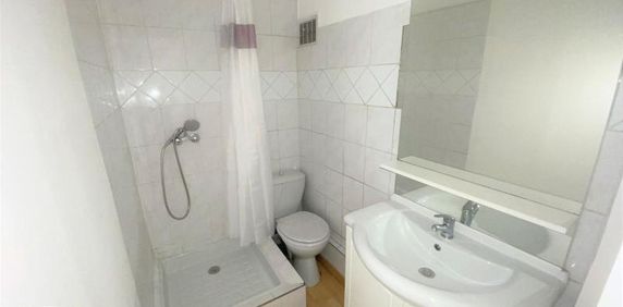 Location Appartement 1 pièce 25m² MARSEILLE 1er - Photo 2