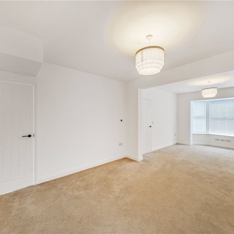 A 3 bedroom , recently renovated, home in the village of Tunley, some 5 miles south of Bath with a south facing garden. - Photo 1