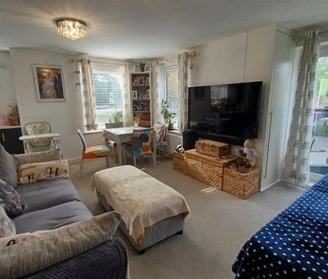 Shepherds Green Road, Shirley - Photo 3