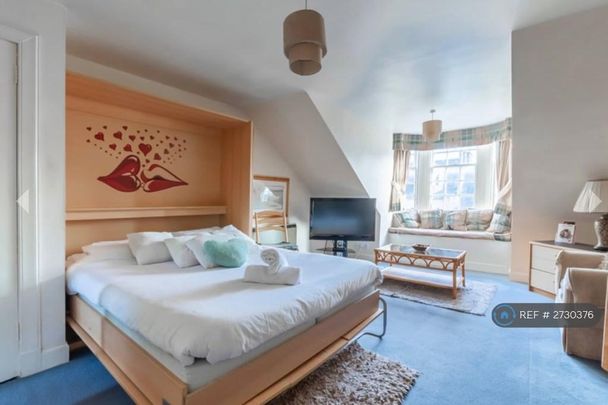 1 bedroom flat to rent - Photo 1