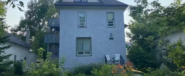 Dec 1st - St. Boniface Studio apartment for rent, Includes/FREE Laundry and Parking — 6 - Photo 1