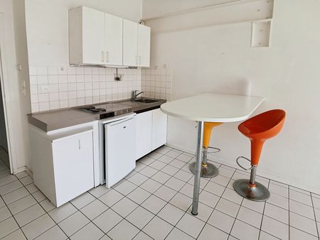 Location Appartement 1 pièce 32m² - Photo 2