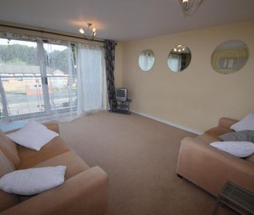 3 bedroom terraced house to rent - Photo 2