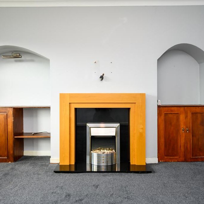 3 bedroom flat to rent - Photo 1