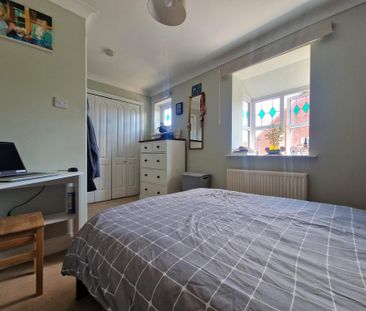 4 bedroom link detached house to rent - Photo 1