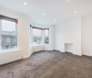 4 bedroom terraced house to rent - Photo 3