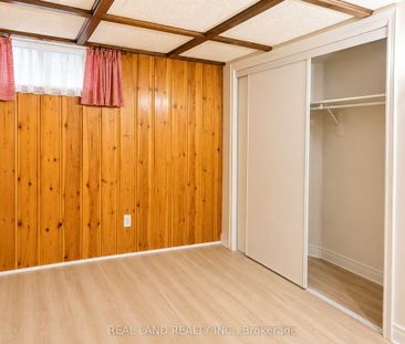 12 Lockmere Terrace apartment — Toronto, ON (3-Bedroom) - 3 Bedroom - Photo 2