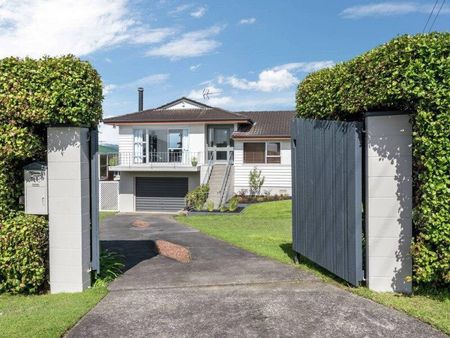 SUNNY HOME IN COCKLE BAY - Photo 3