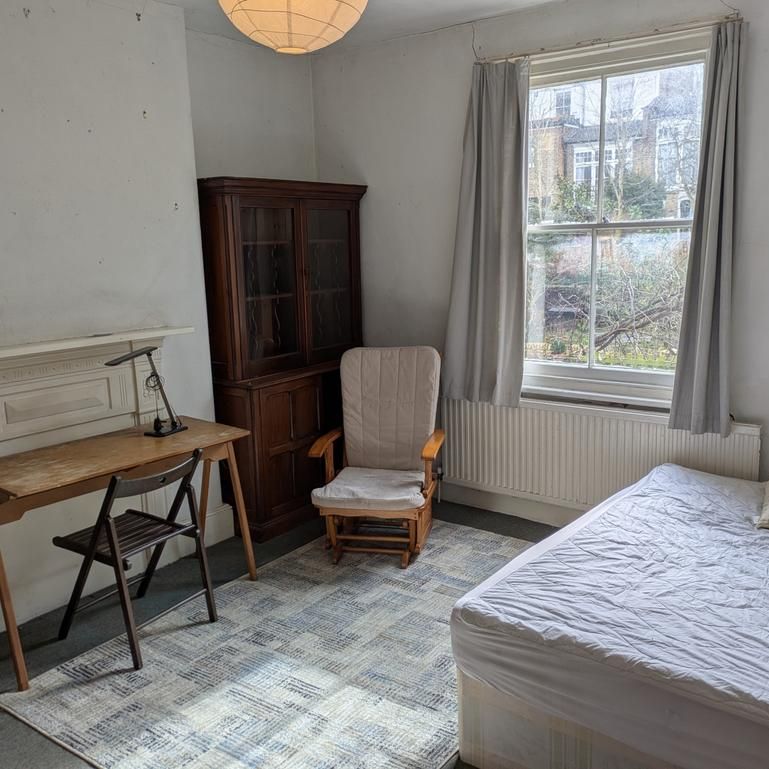 1 bedroom in a house share to rent - Photo 1