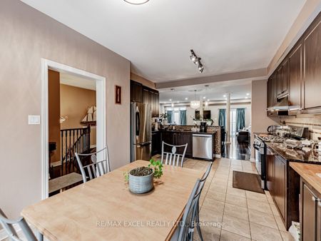 For Lease - 8 Mastwood Crescent, Toronto, Ontario - Photo 4