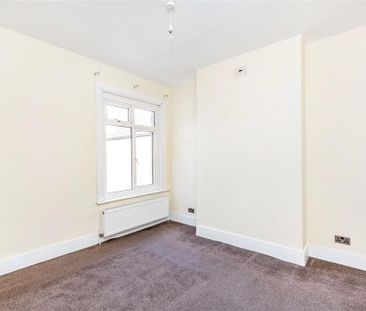 2 bedroom maisonette to rent - Photo 3