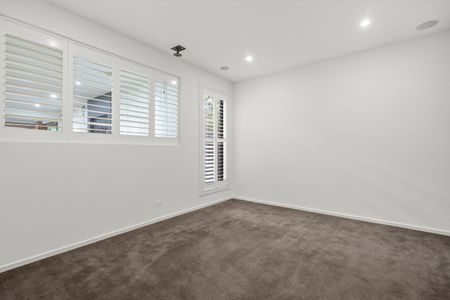 Stunning 4-Bedroom Home in Mickleham - Photo 3