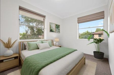 Well maintained| Bright| Spacious Two Bedroom In Ultra Convenient Location - Photo 4