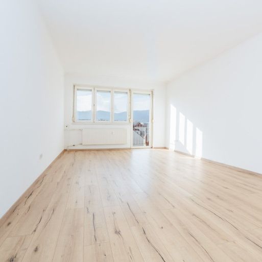 7. STOCK VON 7 I BLICK ÜBER GRAZ I LIFT I BADEWANNE I TOP SANIERT I ZENTRALE RUHIGE LAGE I MODERNE KÜCHE I ANLEGERWOHNUNG I SCHLOSSBERGBLICK I AB SOFORT I SEHR HELL I PROJEKT WOHNEN I - Photo 1