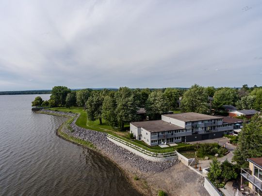 Ottawa West - Photo 1