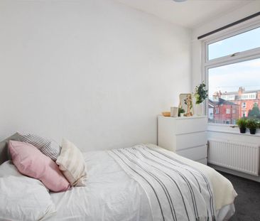 Wetherby Grove (Room 3), Burley, Leeds - Photo 4