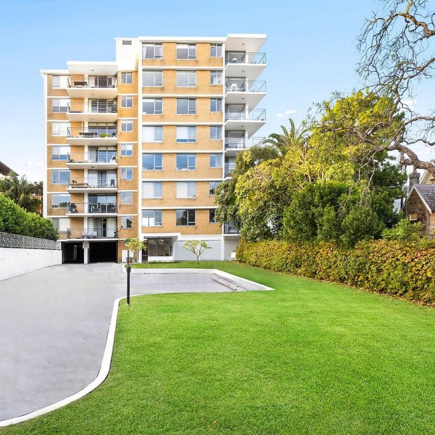 Light-Filled Sub-Penthouse with Panoramic Ocean and Valley Views - Photo 1