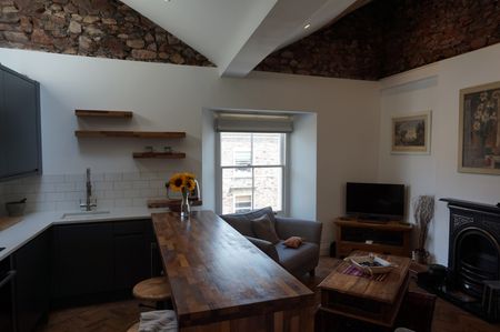 2 Bed Flat, Cliftonwood, BS8 - Photo 2