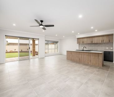 Stunning Brand New 3 Bedroom Home in Kialla! - Photo 5
